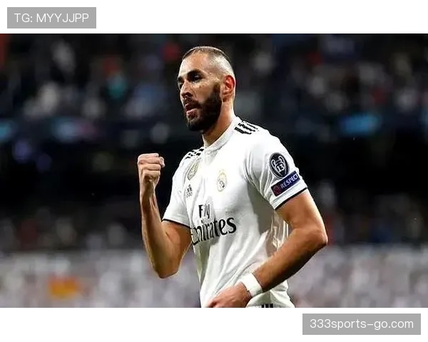 本泽马是否仅限于为C罗做球？战术角色与进攻参与度解析