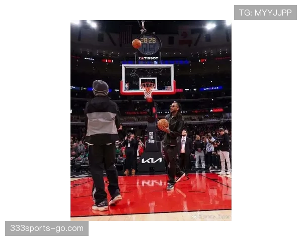 德里克·罗斯突破创造机会提升球队关键进攻效率