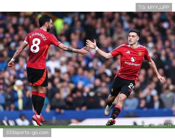 曼联近期表现回暖，但体系僵局问题持续加剧，稳定性面临考验