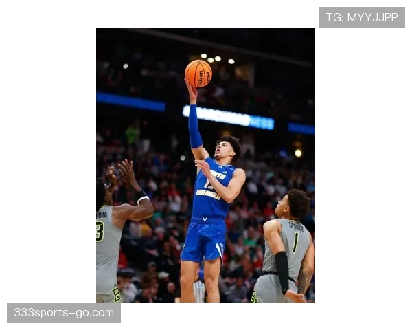 杰伦·威廉姆斯突破多样化打法提升关键时刻得分效率